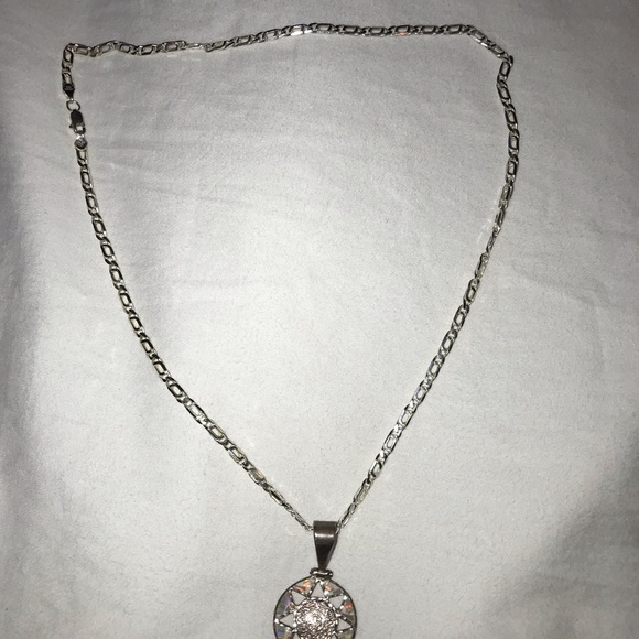 Neckless - Picture 2 of 4